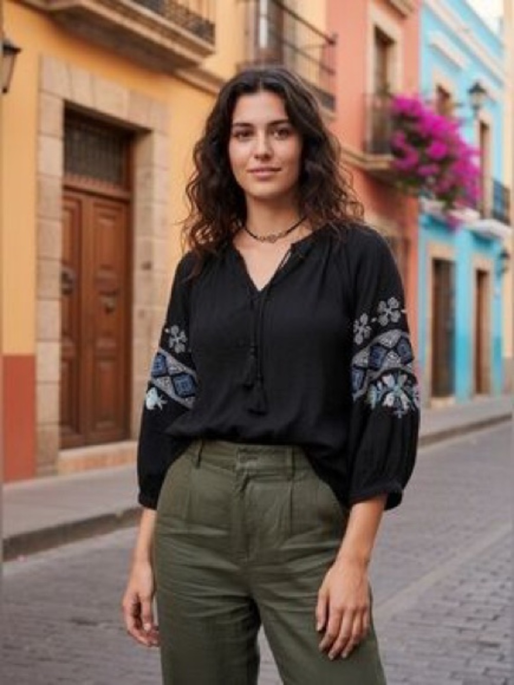 Francesa’s Harper Heritage NWT Black Blouse With Sleeve Embroidery Size Medium